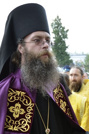Владыка Серафим попрощался с верующими Каменской епархии